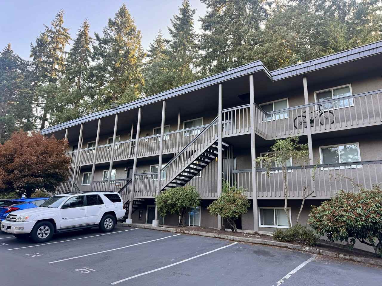 Edmonds Crest Apartments - Photo 2 of 3