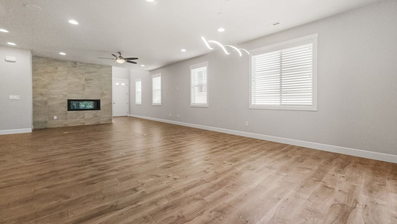 18231 3rd Dr Se - Photo 3 of 37