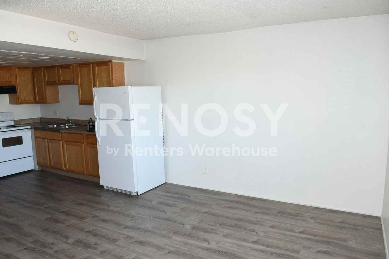 1733 E Cambridge Ave - Photo 3 of 7