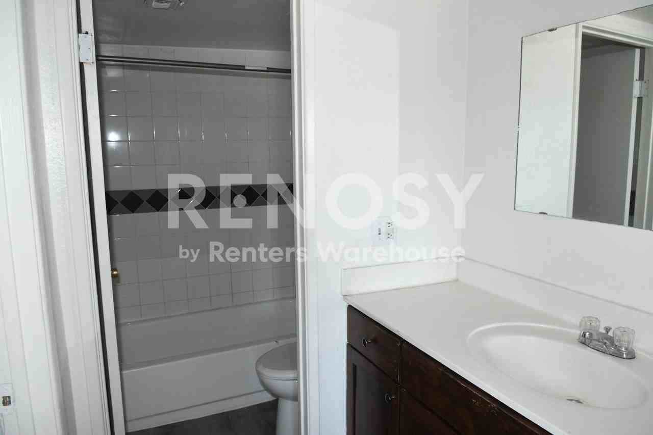 1733 E Cambridge Ave - Photo 4 of 7