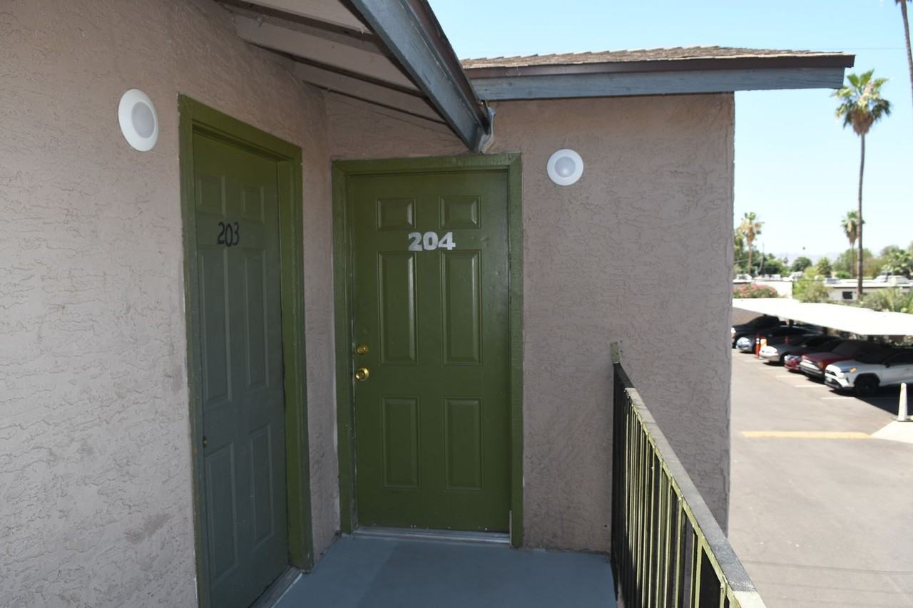 1733 E Cambridge Ave - Photo 7 of 7
