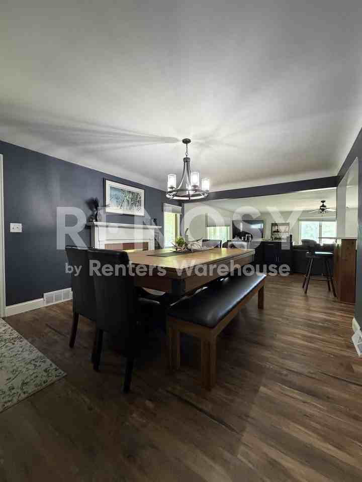 52 West Rd - Photo 4 of 21