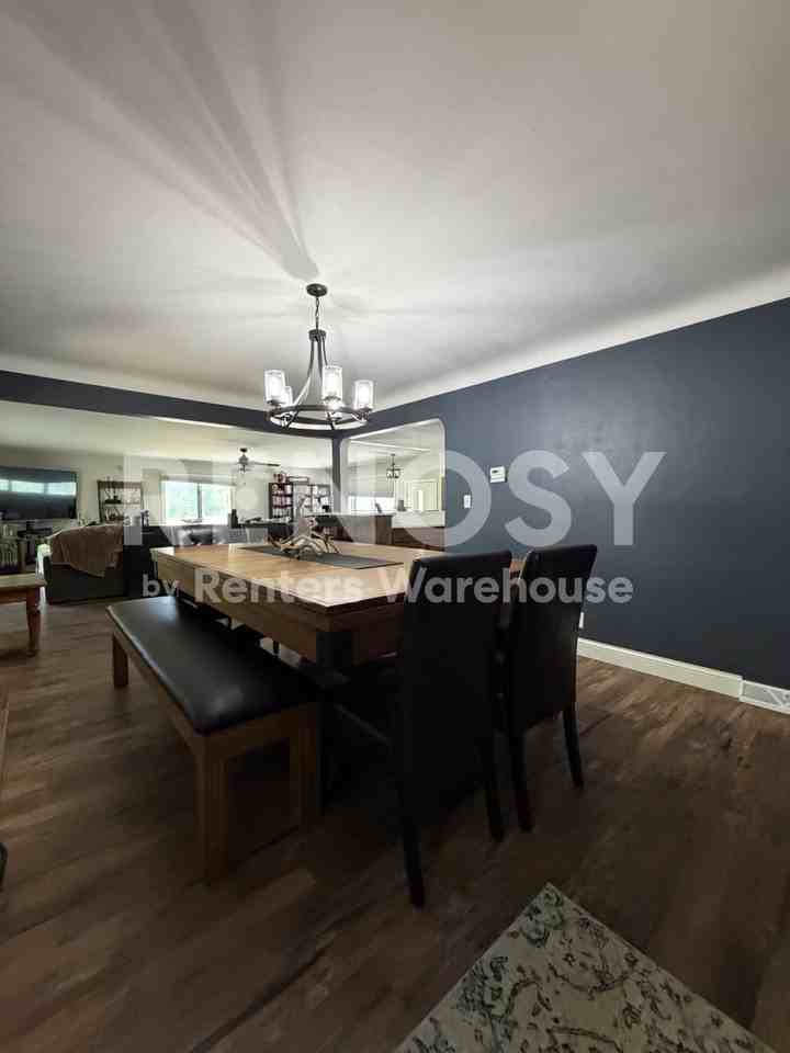 52 West Rd - Photo 5 of 21