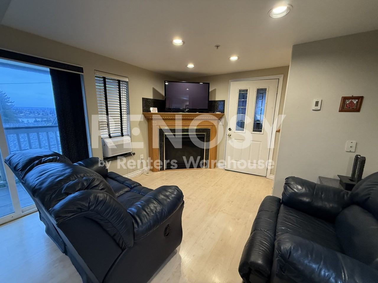 6514 Phinney Ave N #C - Photo 3 of 22
