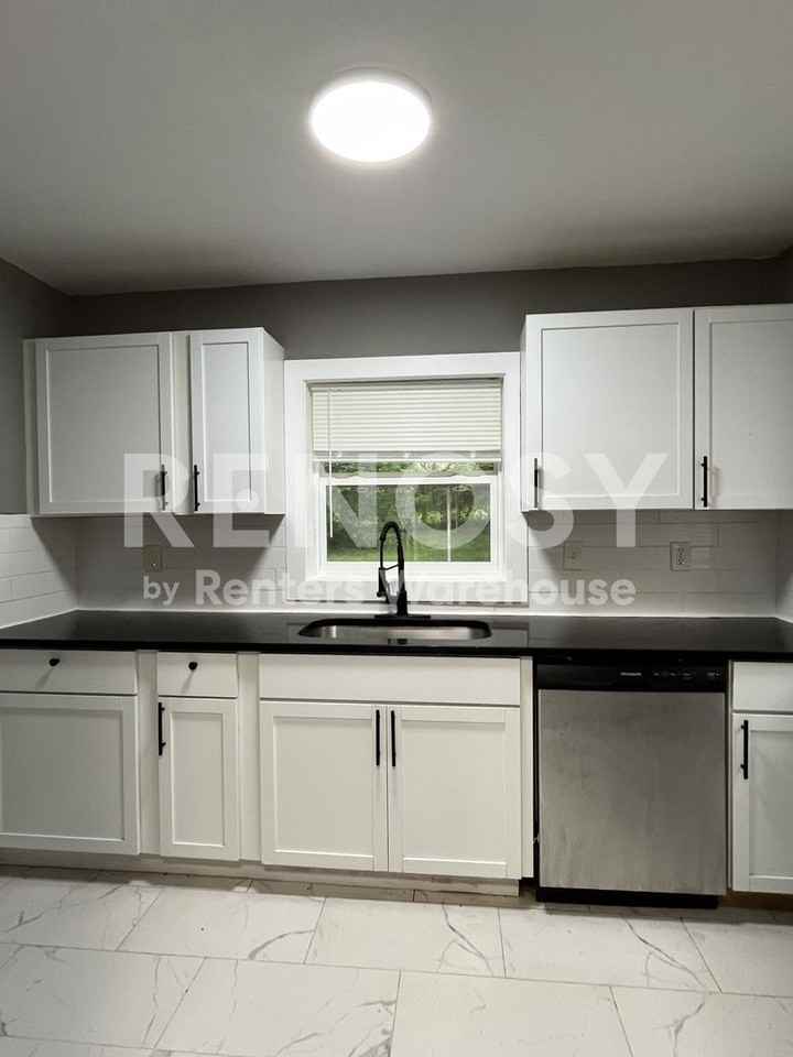 6812 College Ave - Photo 3 of 12