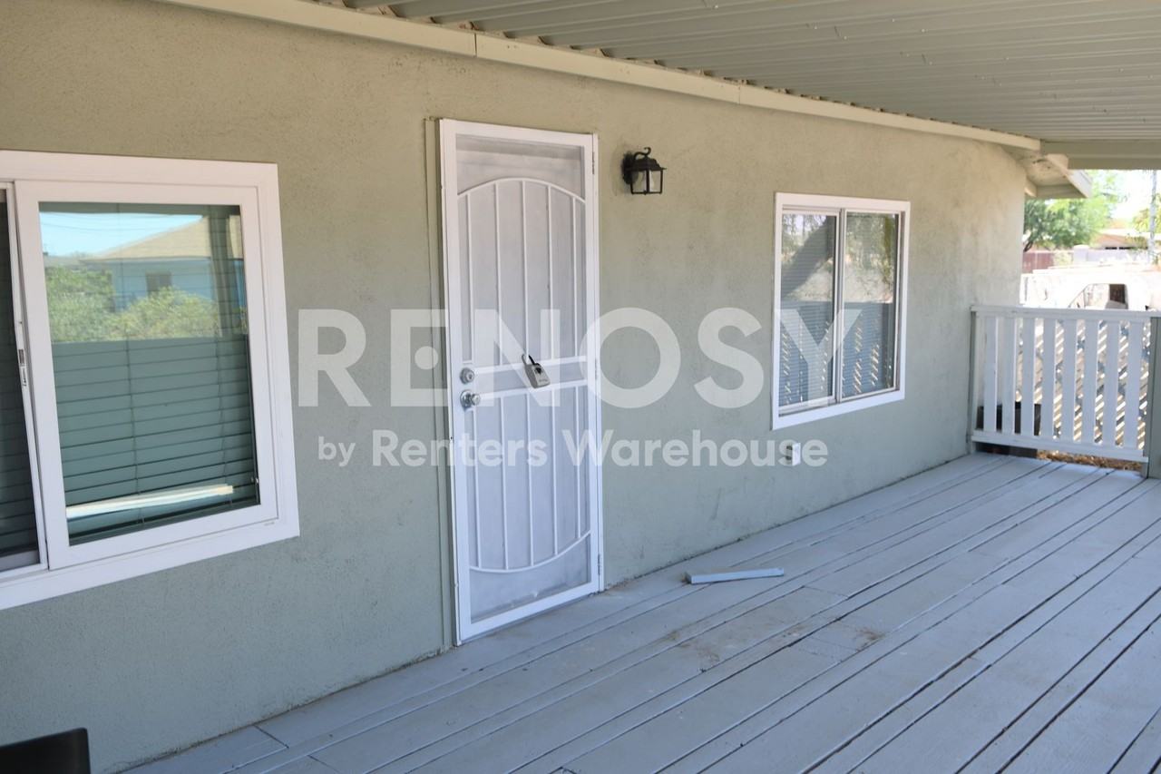 210 N Casa Grande Ave - Photo 2 of 11