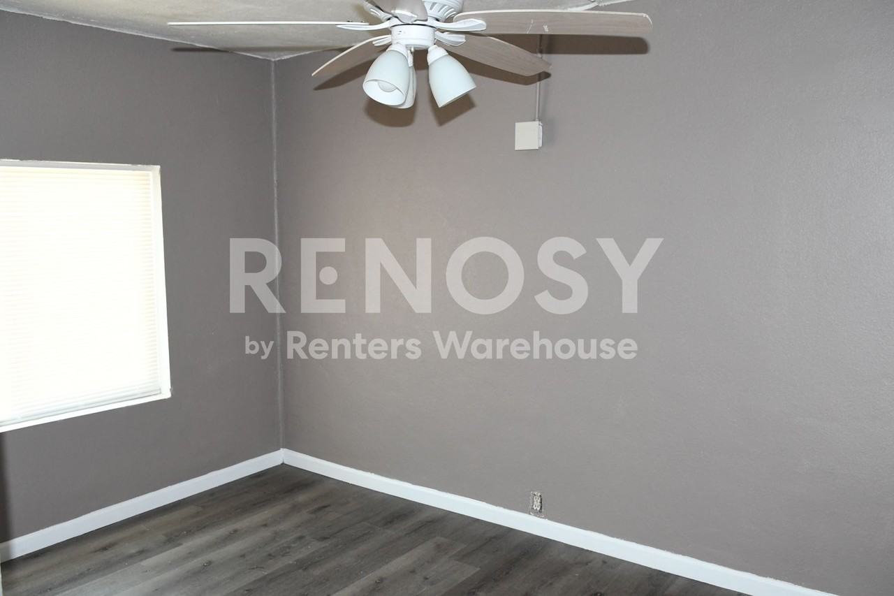 210 N Casa Grande Ave - Photo 5 of 11