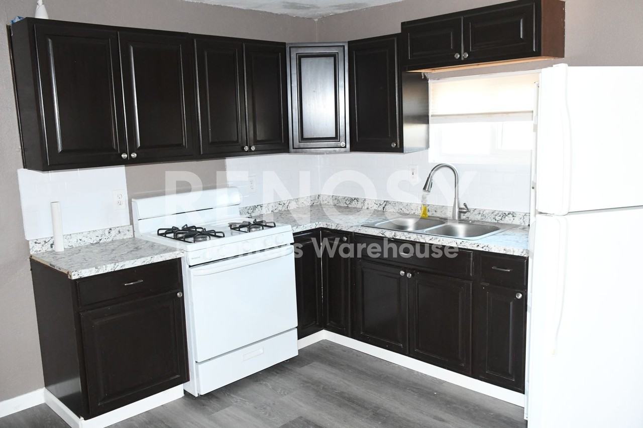 210 N Casa Grande Ave - Photo 6 of 11