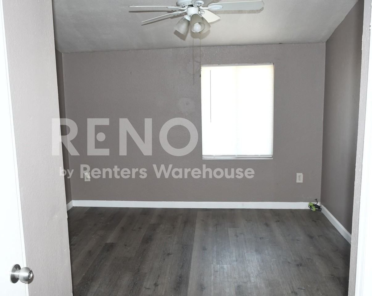 210 N Casa Grande Ave - Photo 7 of 11