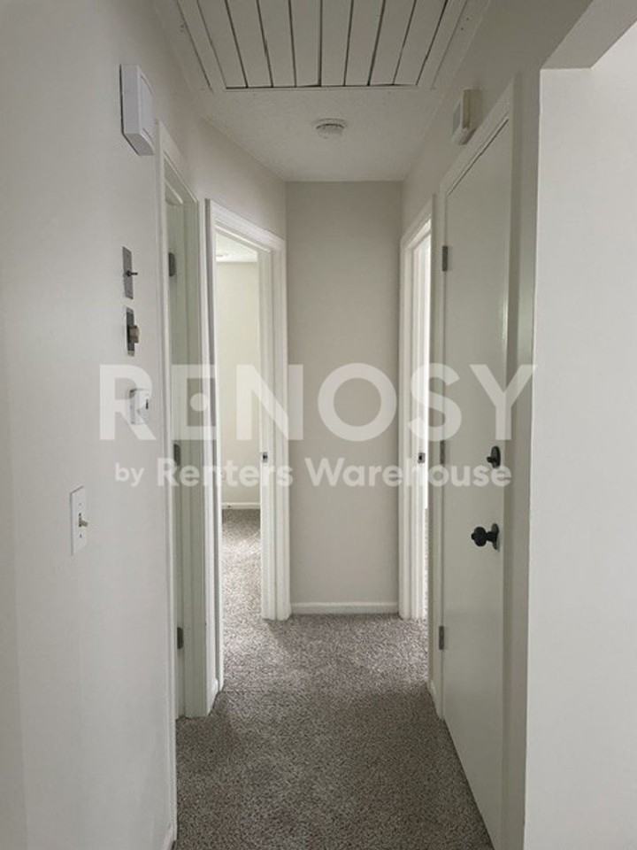 5015 Belmeade Rd - Photo 4 of 10