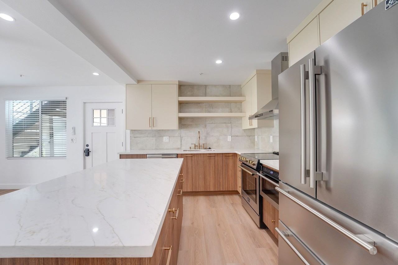 Oceans 315 Coastal Luxury | La Jolla, CA - Photo 6 of 7