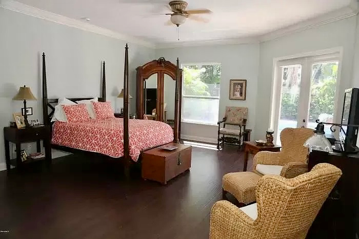 373 Peregrine Dr - Photo 3 of 17
