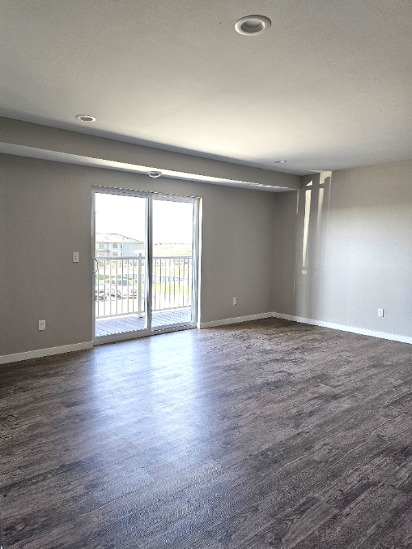 7069 Crosvik Ct #12 - Photo 3 of 11