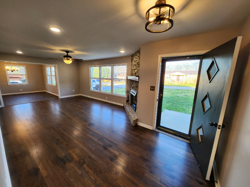 214 Curtis Ave - Photo 2 of 14