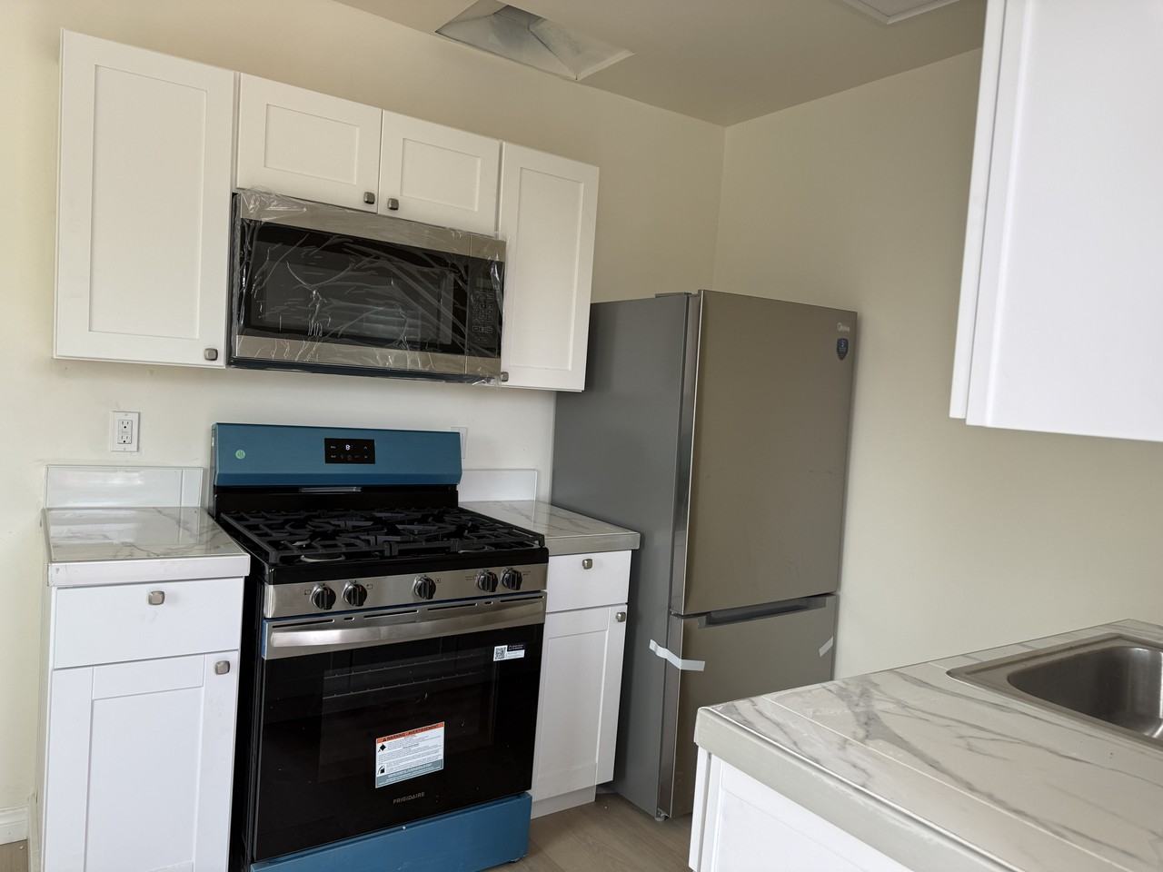 3260 Ocean View Blvd #B - Photo 3 of 9