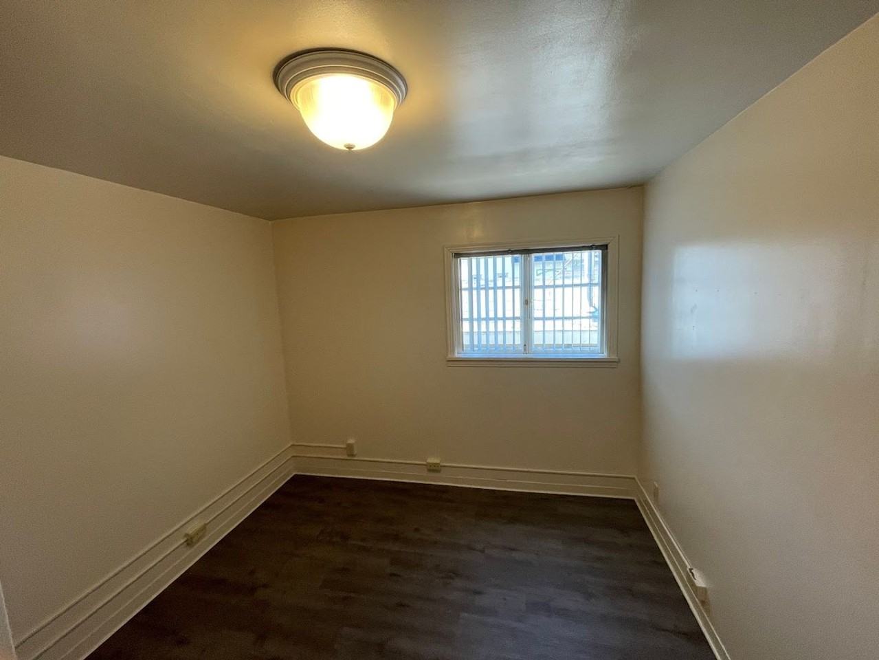 726 13th St - Photo 5 of 23