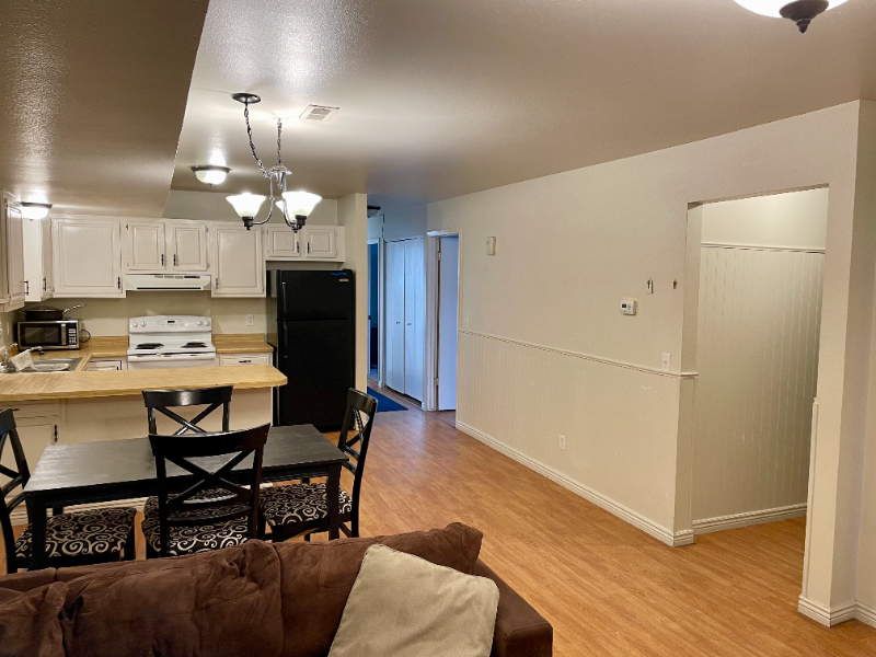 1710 Hickory Ln - Photo 5 of 17