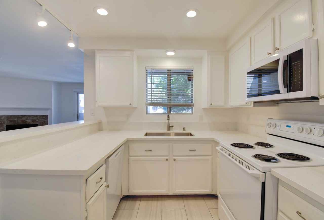 6867 Tamarus St - Photo 6 of 30