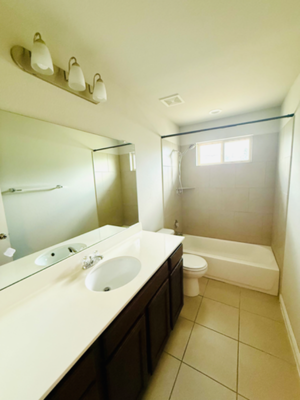 400 Eagle Brook Ln - Photo 6 of 18