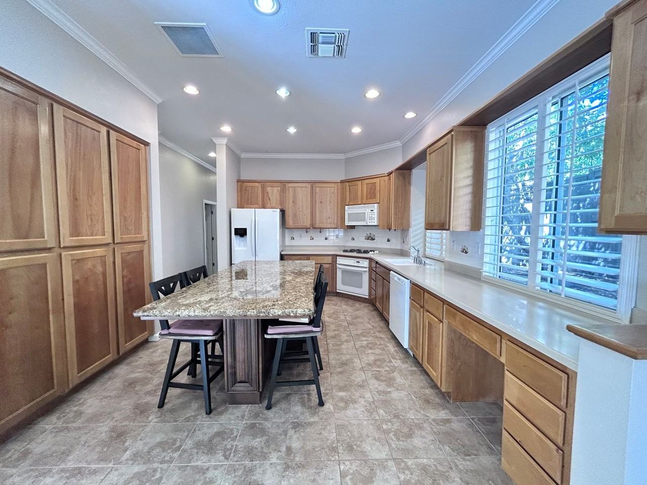 4015 Avellano Dr - Photo 4 of 23