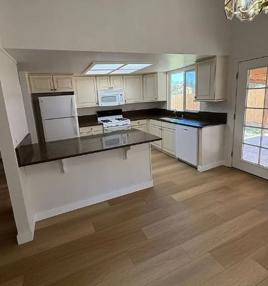 5870 Coyote Ridge Rd - Photo 5 of 17