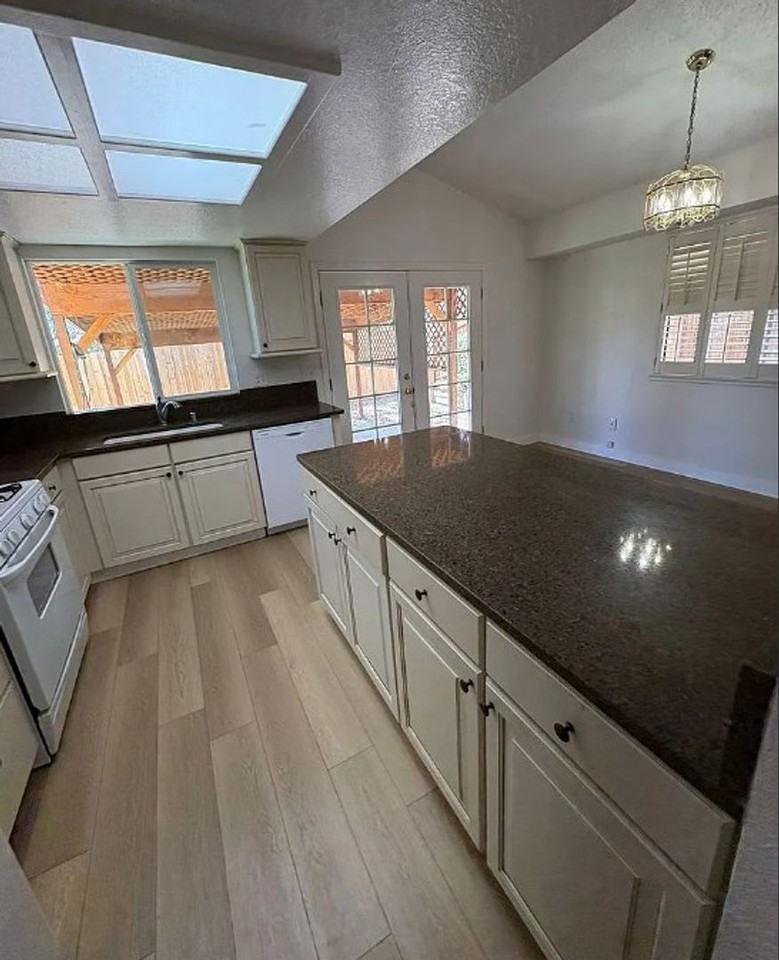 5870 Coyote Ridge Rd - Photo 6 of 17