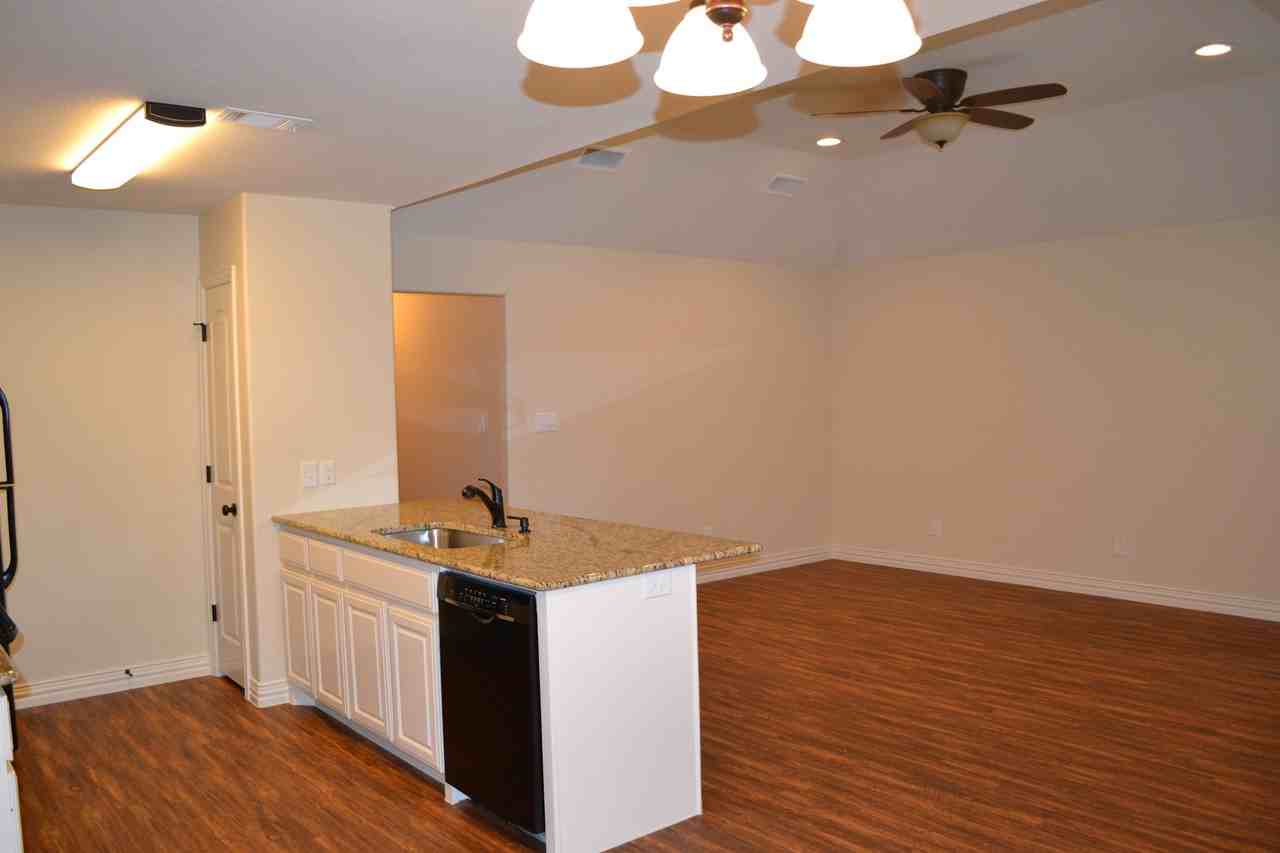508 W Hull St - Photo 2 of 11
