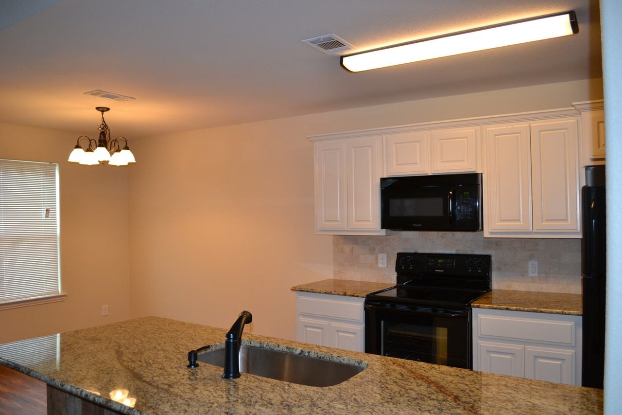 508 W Hull St - Photo 4 of 11
