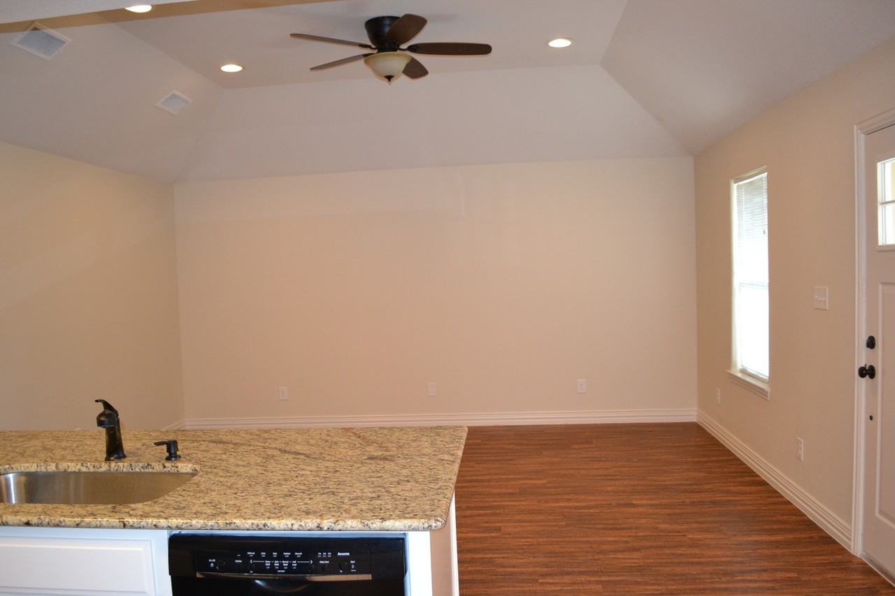 508 W Hull St - Photo 6 of 11