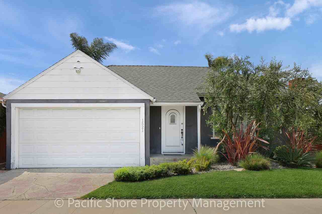 1521 S Curson Ave