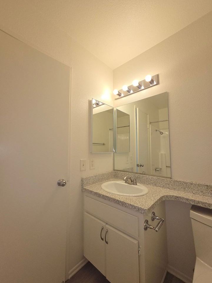 170 Amberway Apartments - Photo 5 of 16
