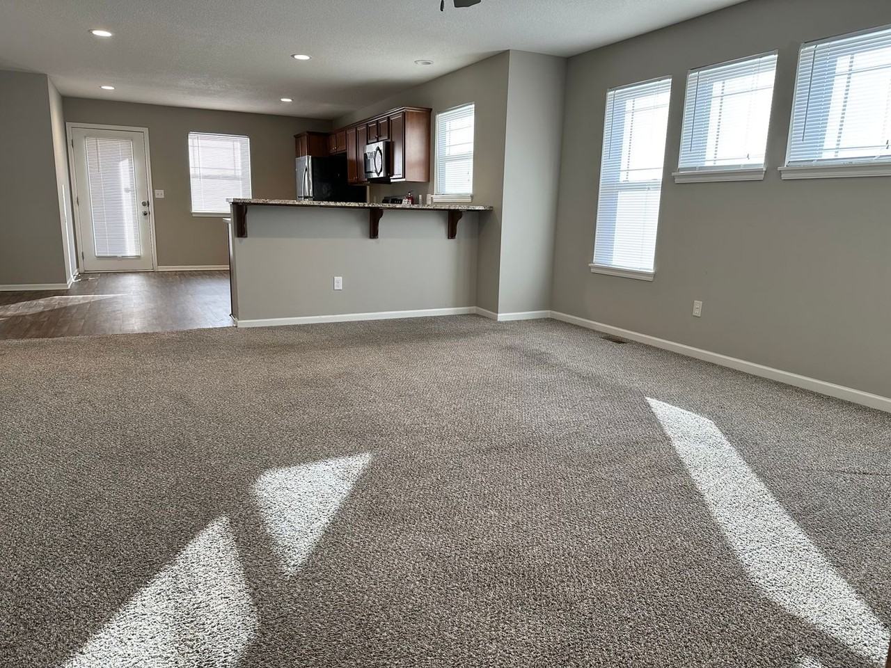 502 Se Maple Dr - Photo 3 of 18