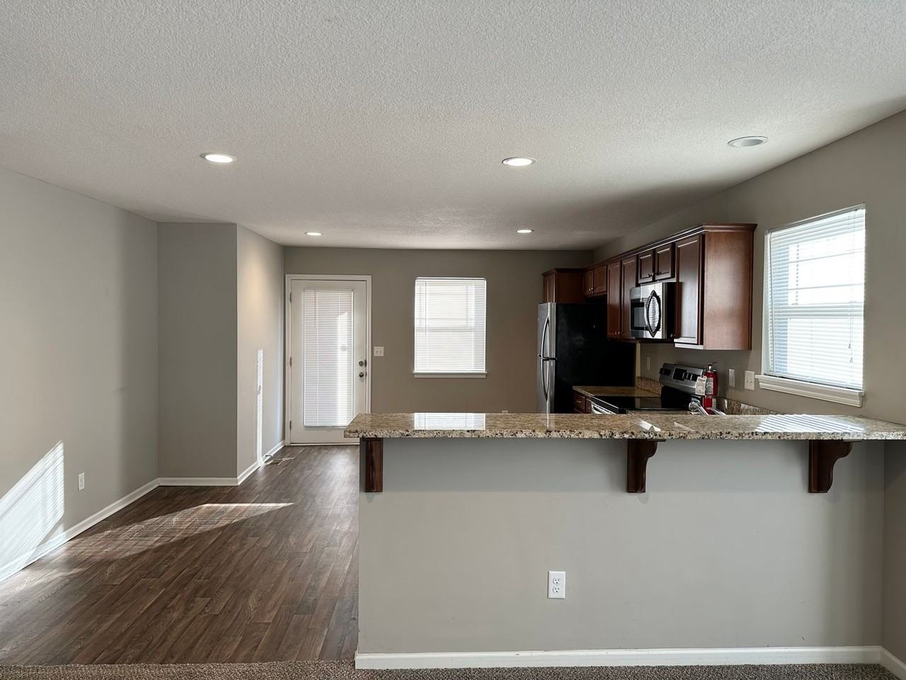 502 Se Maple Dr - Photo 5 of 18
