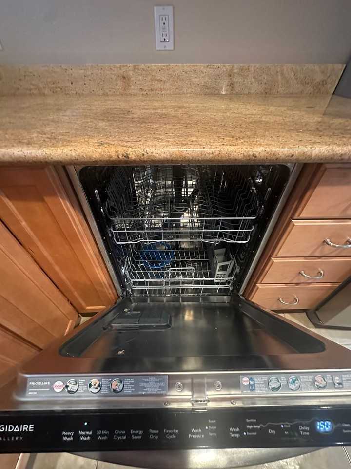4309 Ross Ave - Photo 5 of 50