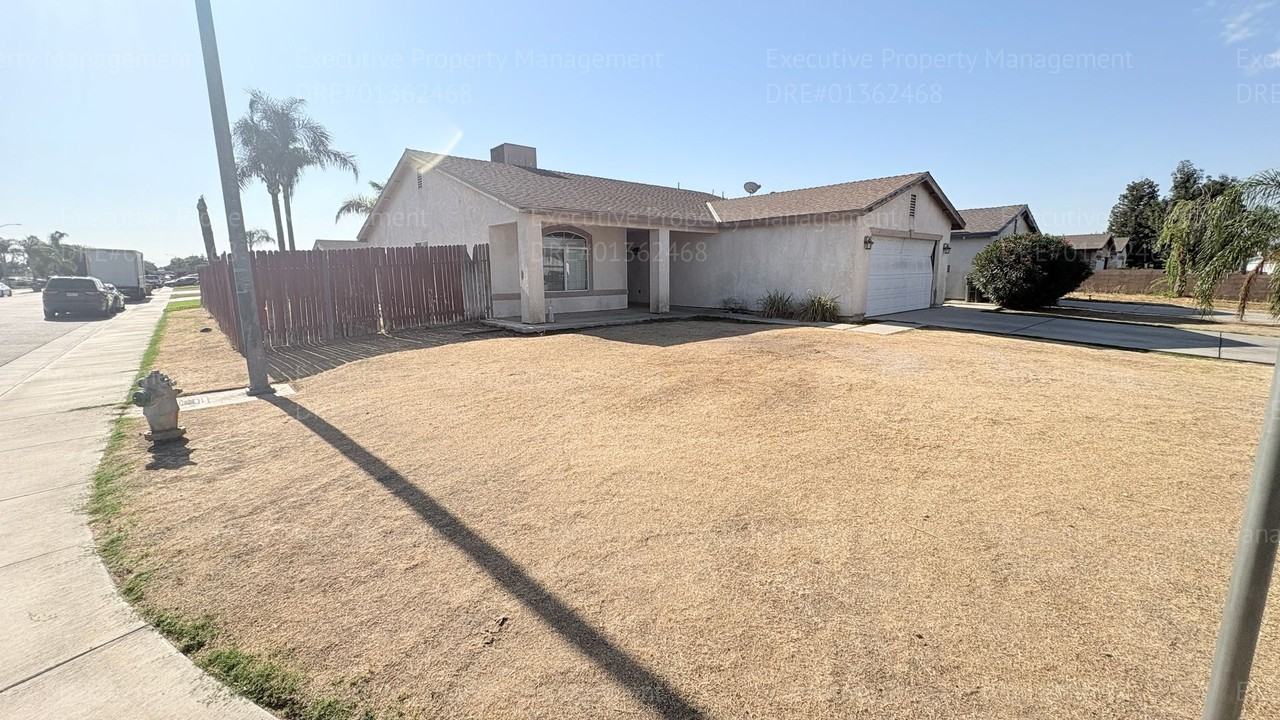 7400 Cross Glade St - Photo 2 of 41
