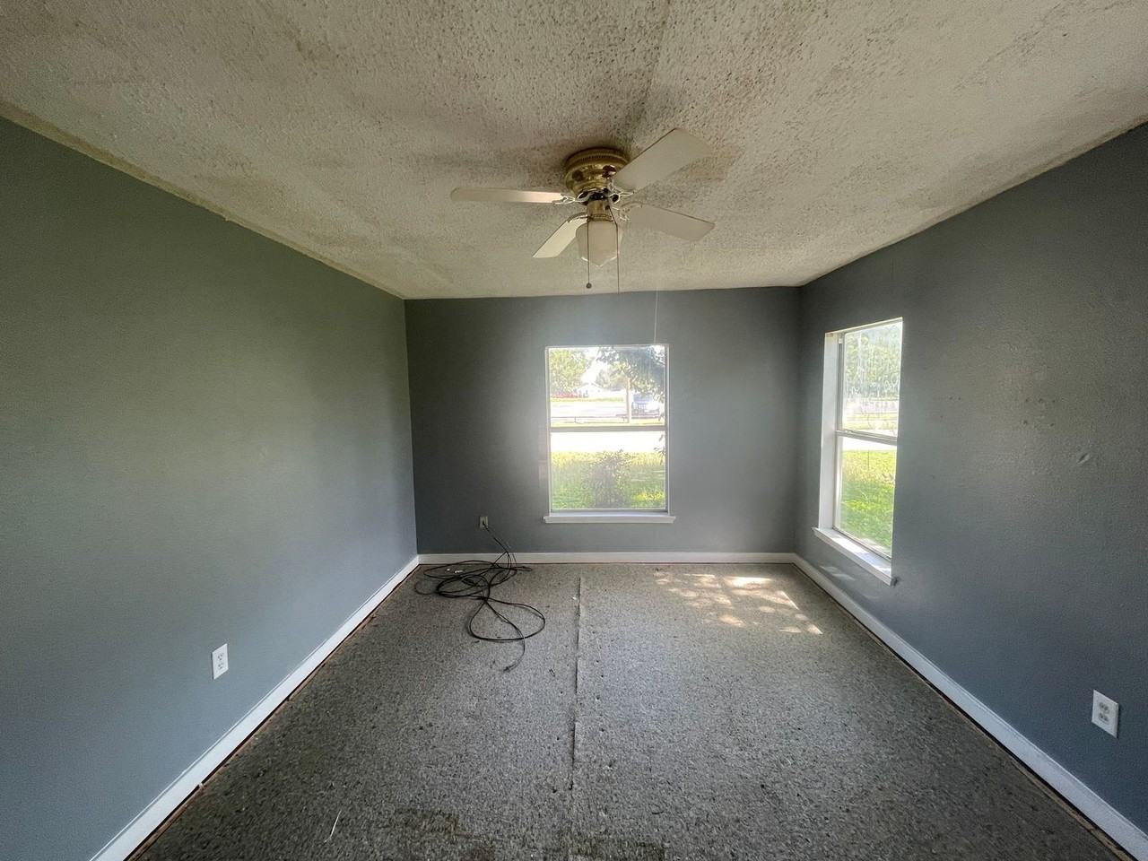 3141 S 11th St - Photo 5 of 8