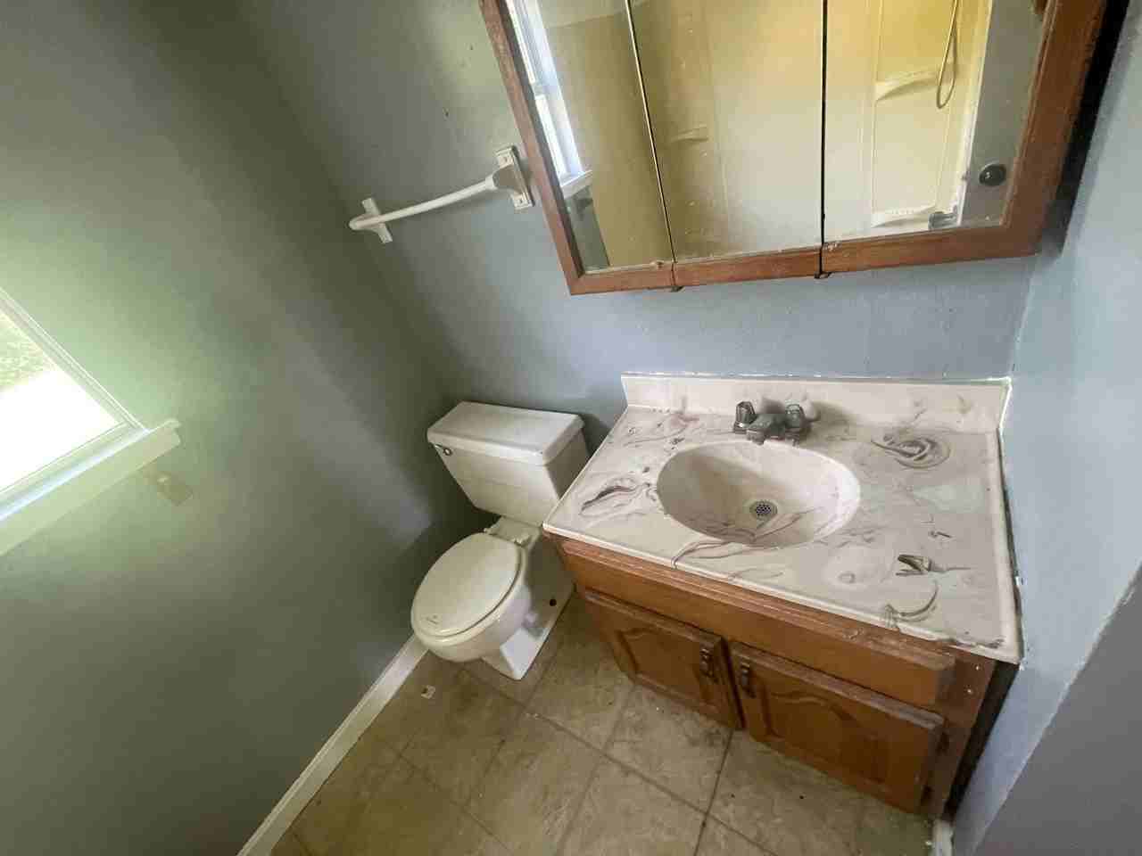 3141 S 11th St - Photo 7 of 8