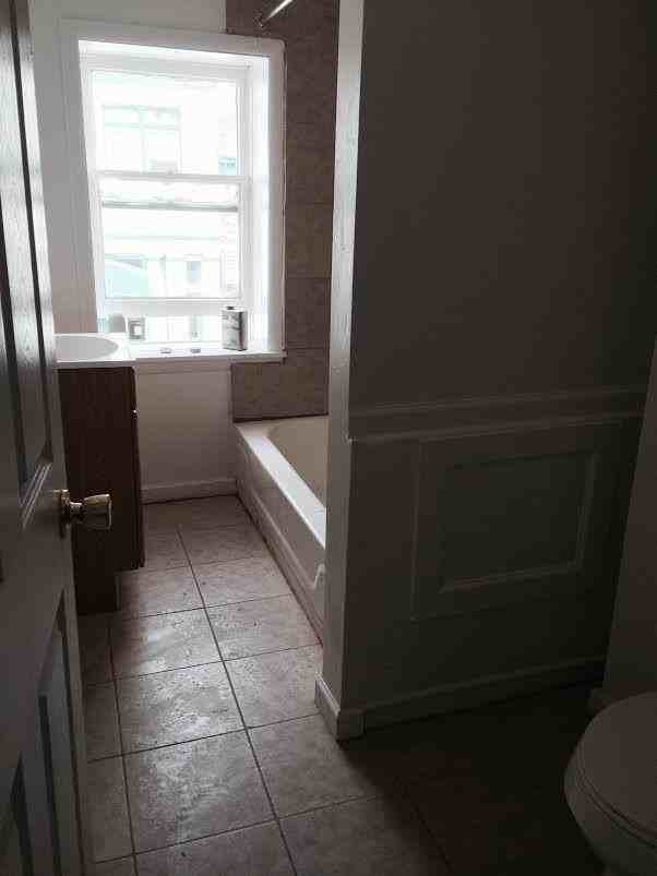 612 E Market St #2F - Photo 7 of 12