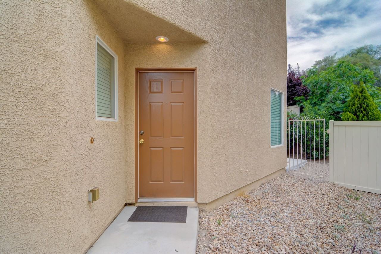 2753 Kona Crest Ave - Photo 2 of 15