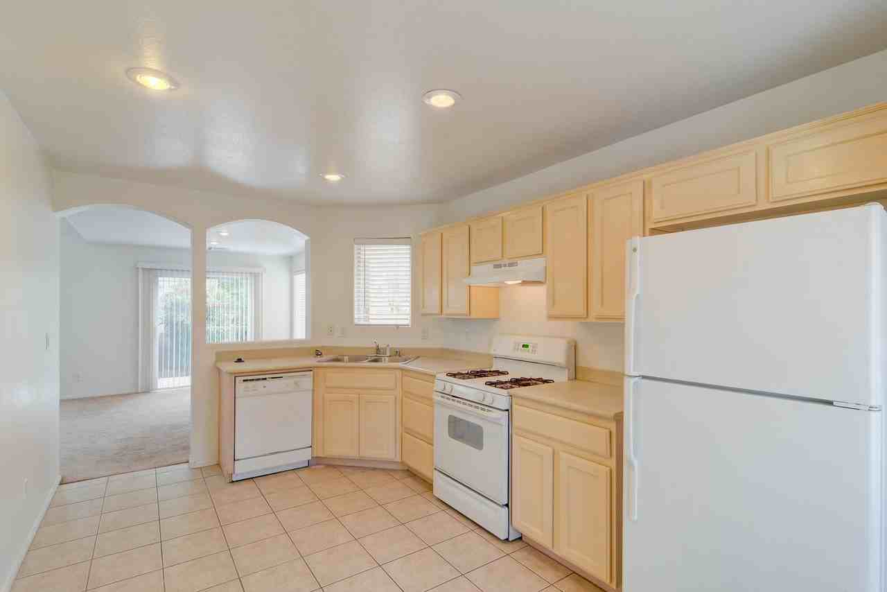 2753 Kona Crest Ave - Photo 6 of 15