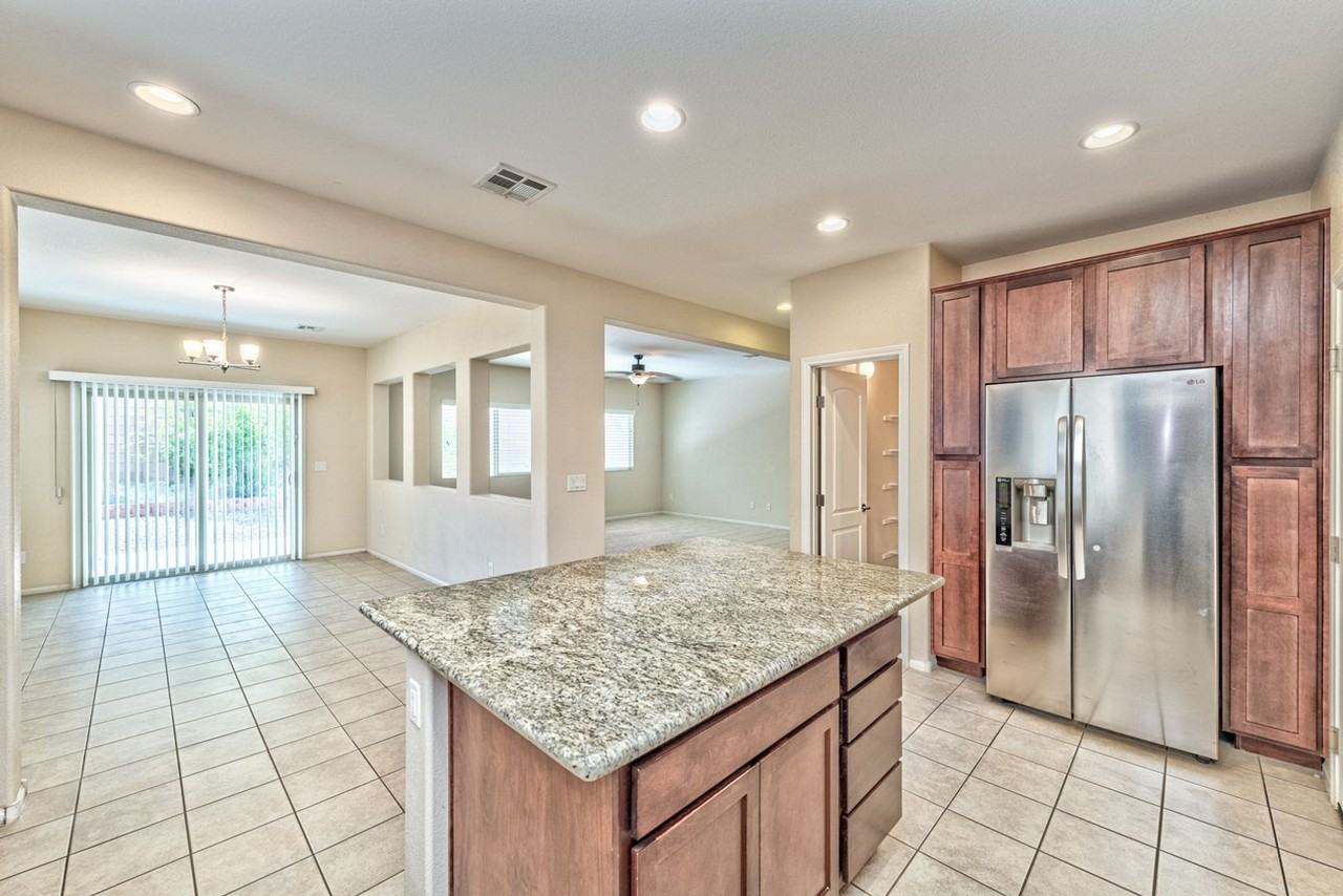 6729 Upper Mesa Ct - Photo 4 of 19