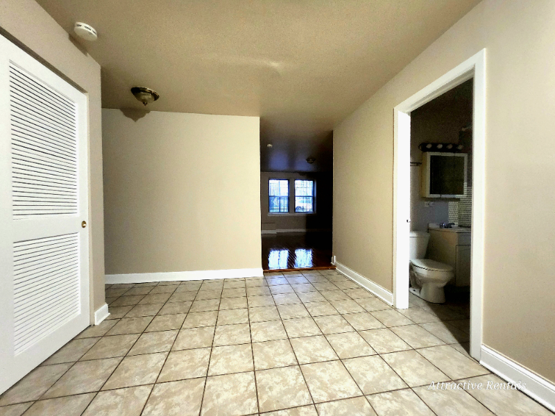 4850 W Adams St #G1 - Photo 7 of 7