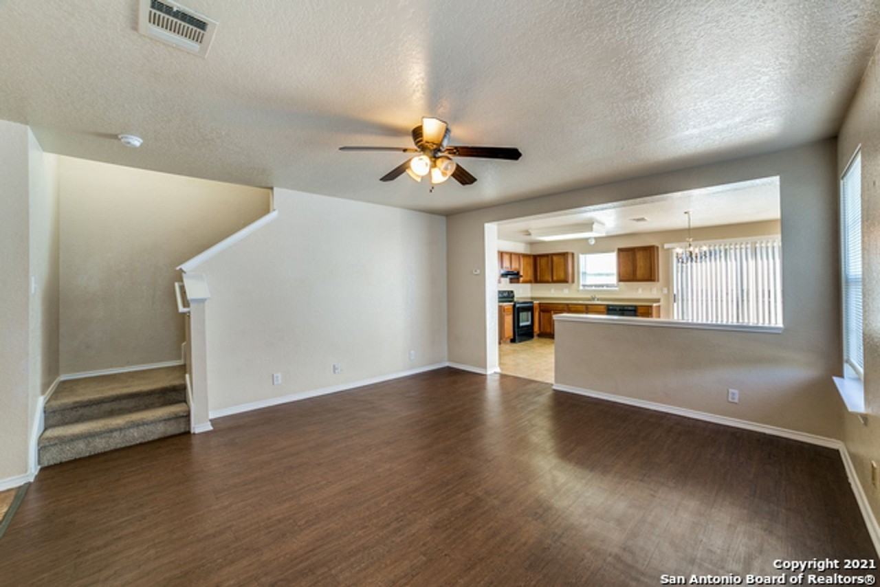 26 Moondance Hl - Photo 2 of 12