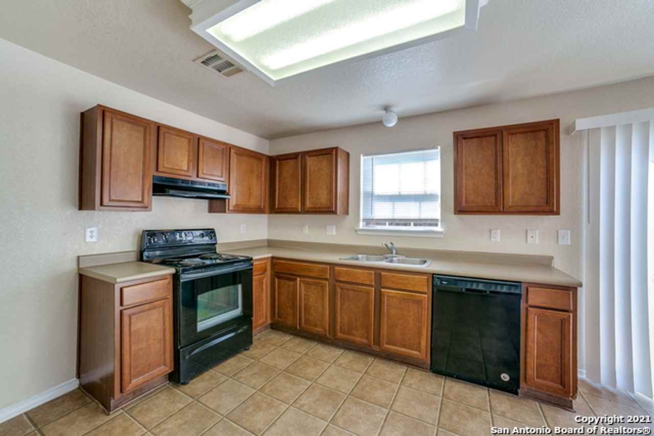 26 Moondance Hl - Photo 6 of 12