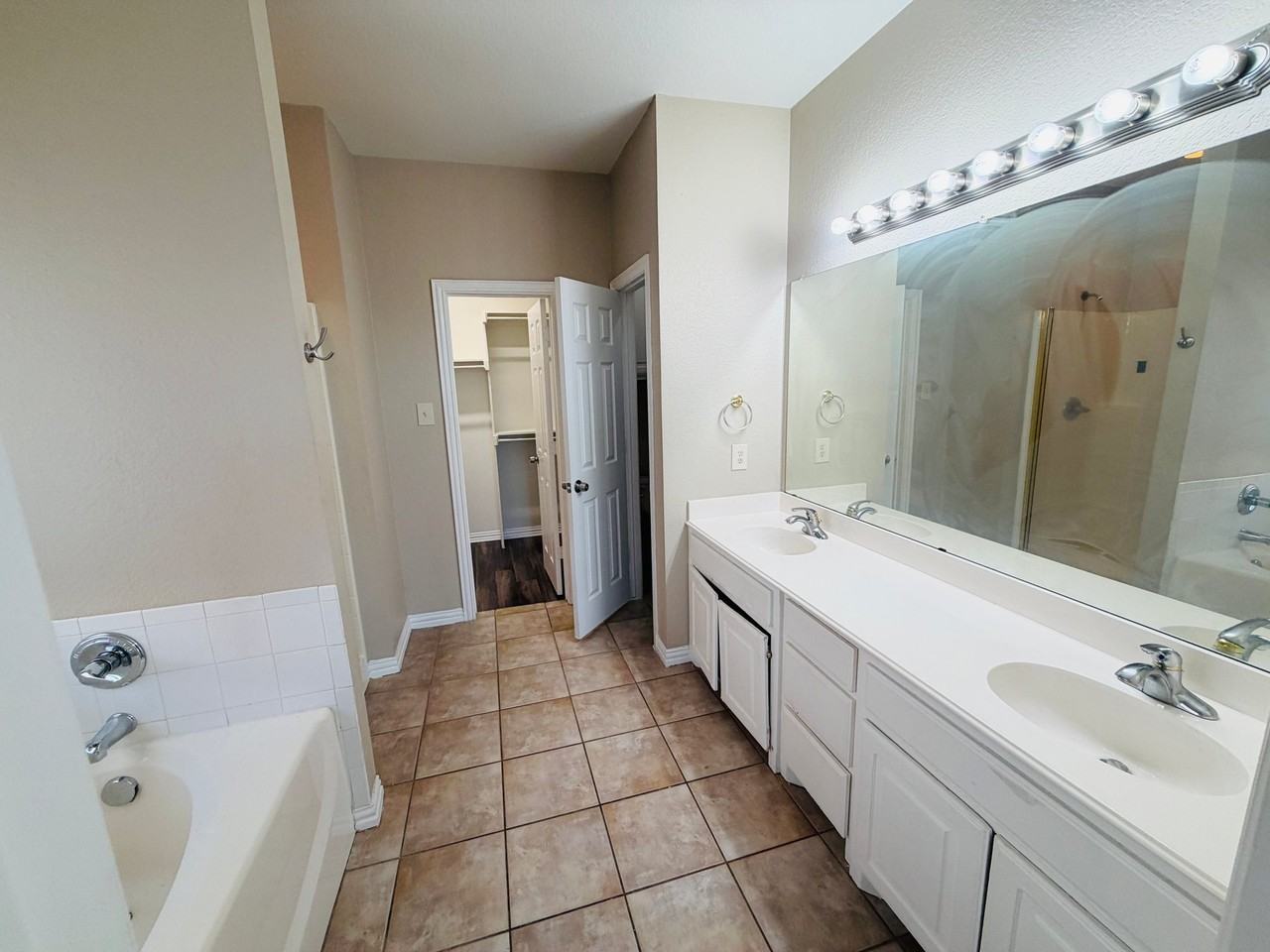 5904 Blackmon Ct - Photo 5 of 16