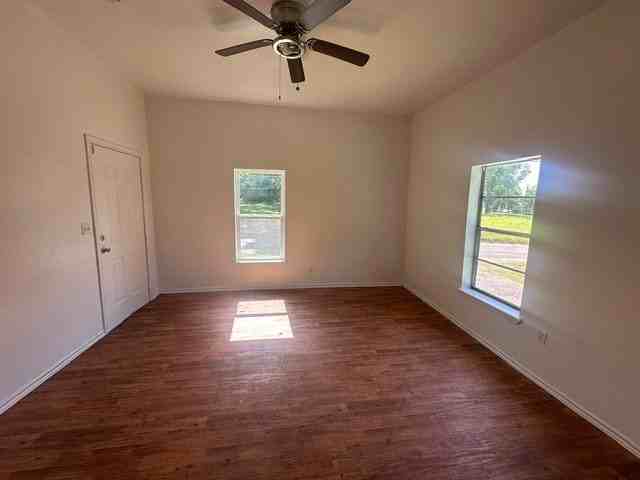 236 2nd St Ne - Photo 2 of 11