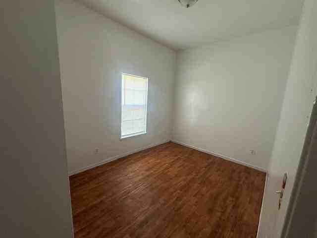 236 2nd St Ne - Photo 7 of 11