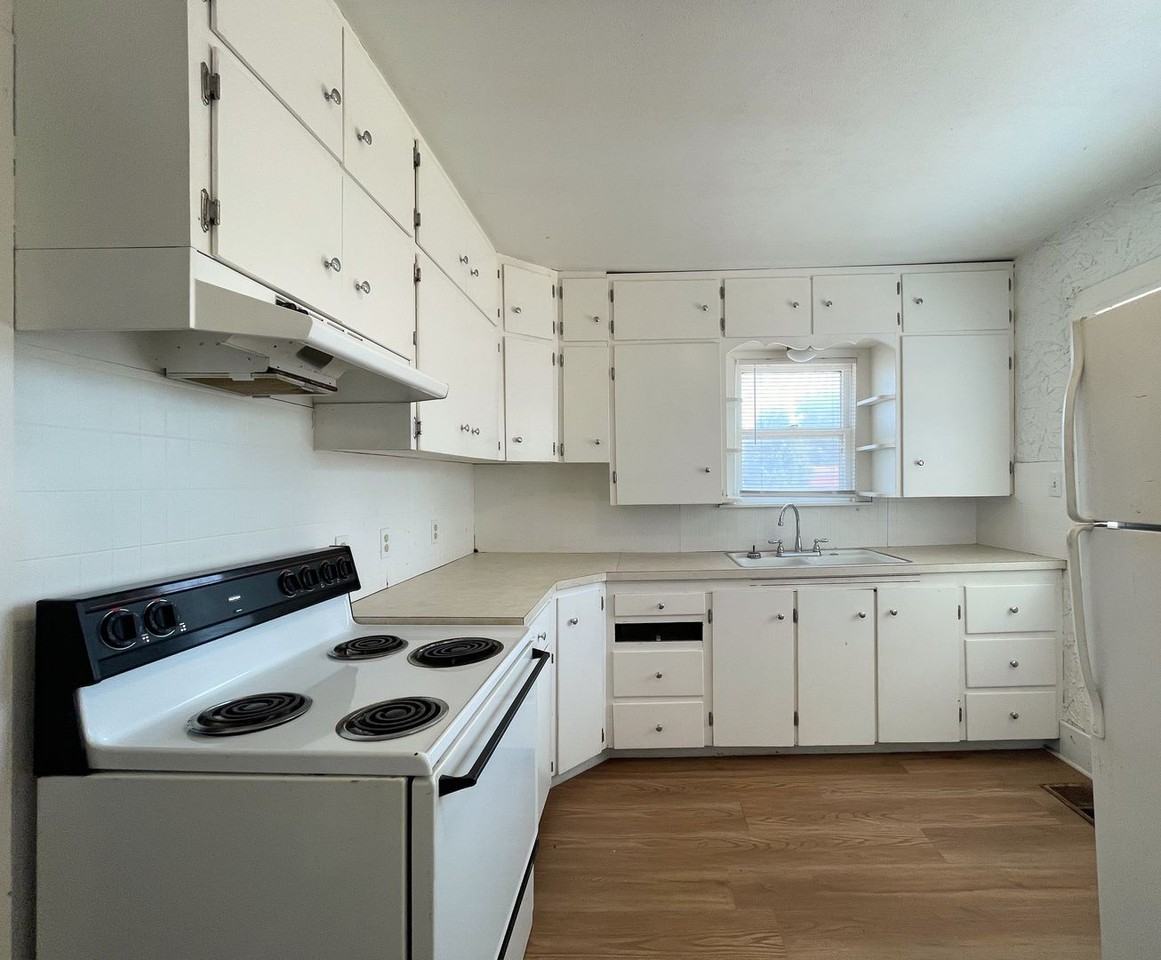 1631 E 4th Ave - Photo 4 of 13