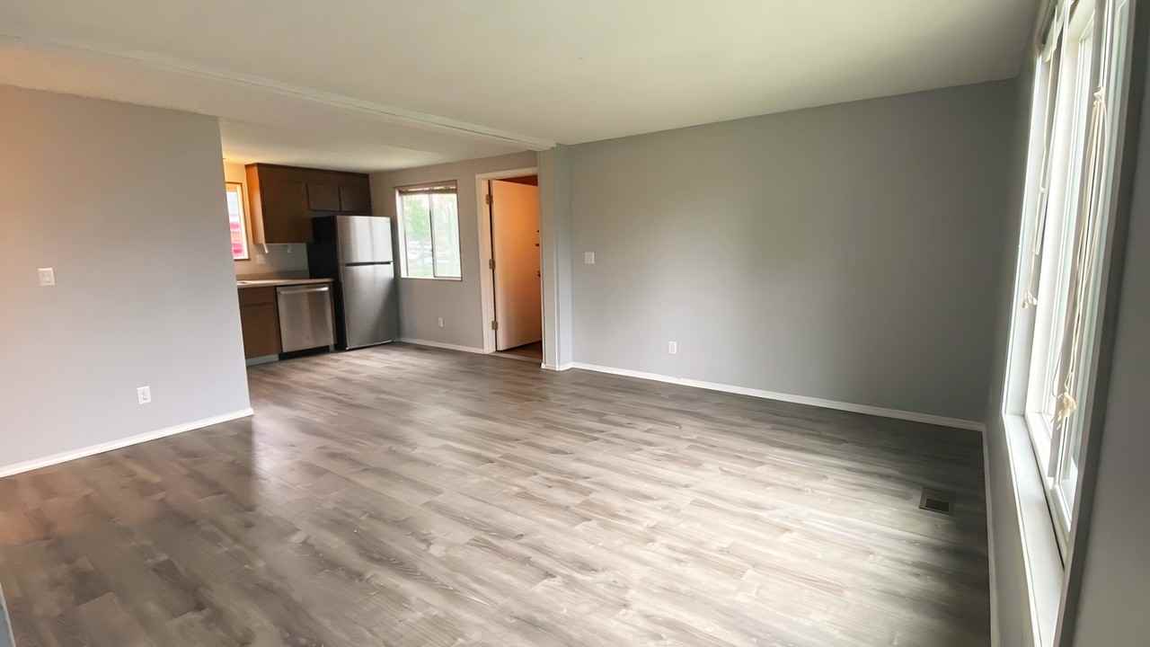 1504 Fathom Dr #10 - Photo 3 of 8