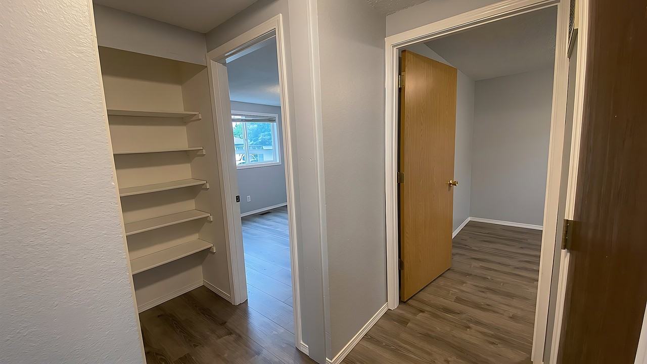1504 Fathom Dr #10 - Photo 4 of 8
